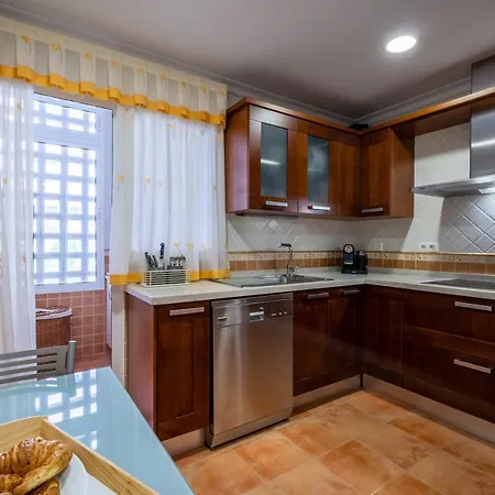 Garden & - * 托雷莫利诺斯